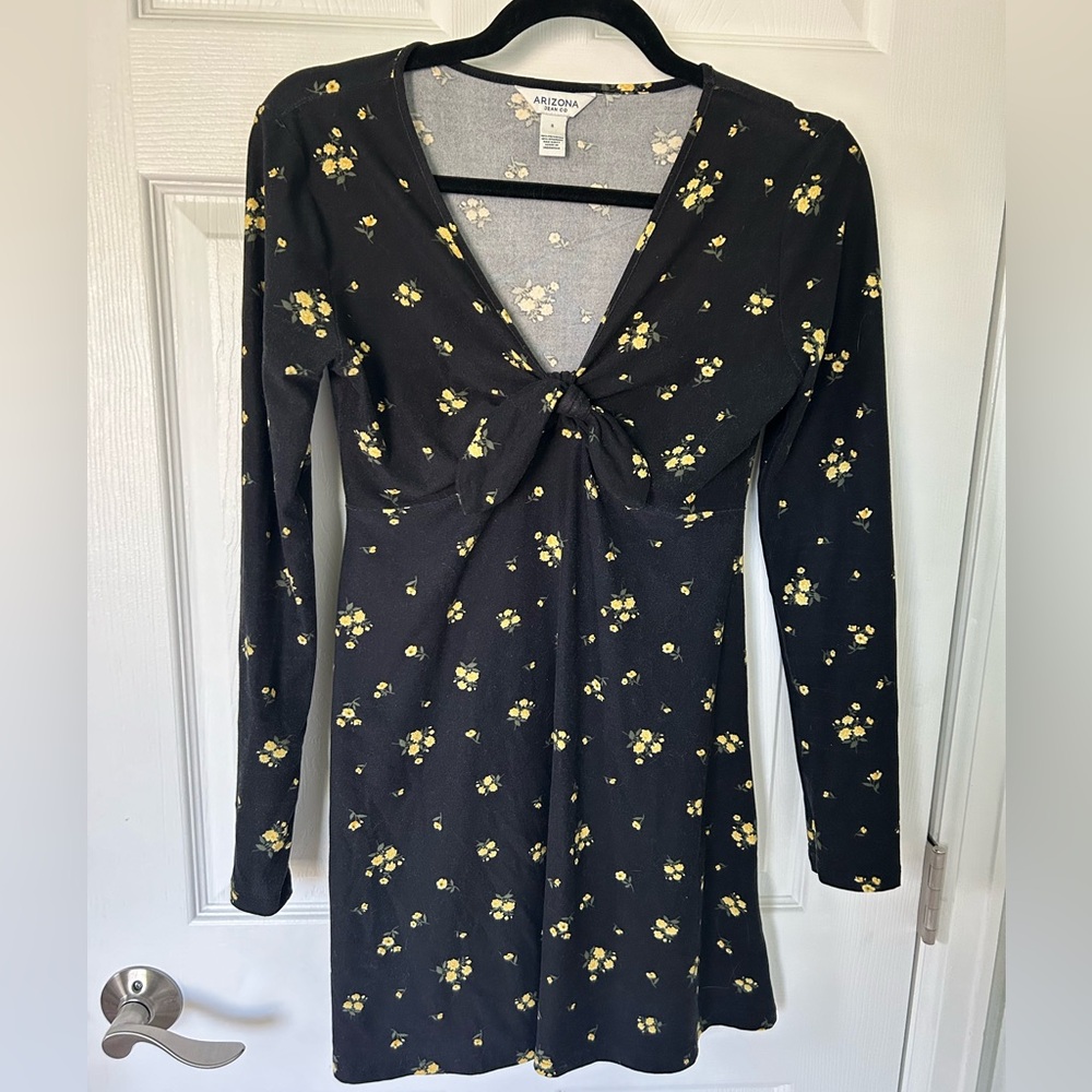 Arizona Jean Company Black Floral Tie-Front Long Sleeve Dress
